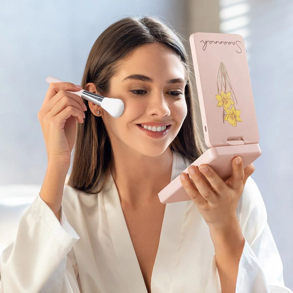 BloomBeauty Set | Gepersonaliseerde Geboortebloem Make-up Kwasten met LED Spiegel – Het Perfecte Cadeau voor Haar