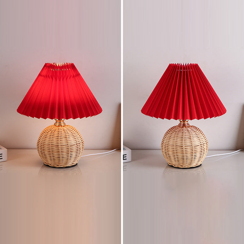Noordse Rattan Vouwstof Kegelvorm LED Tafel lamp 1-Lamp