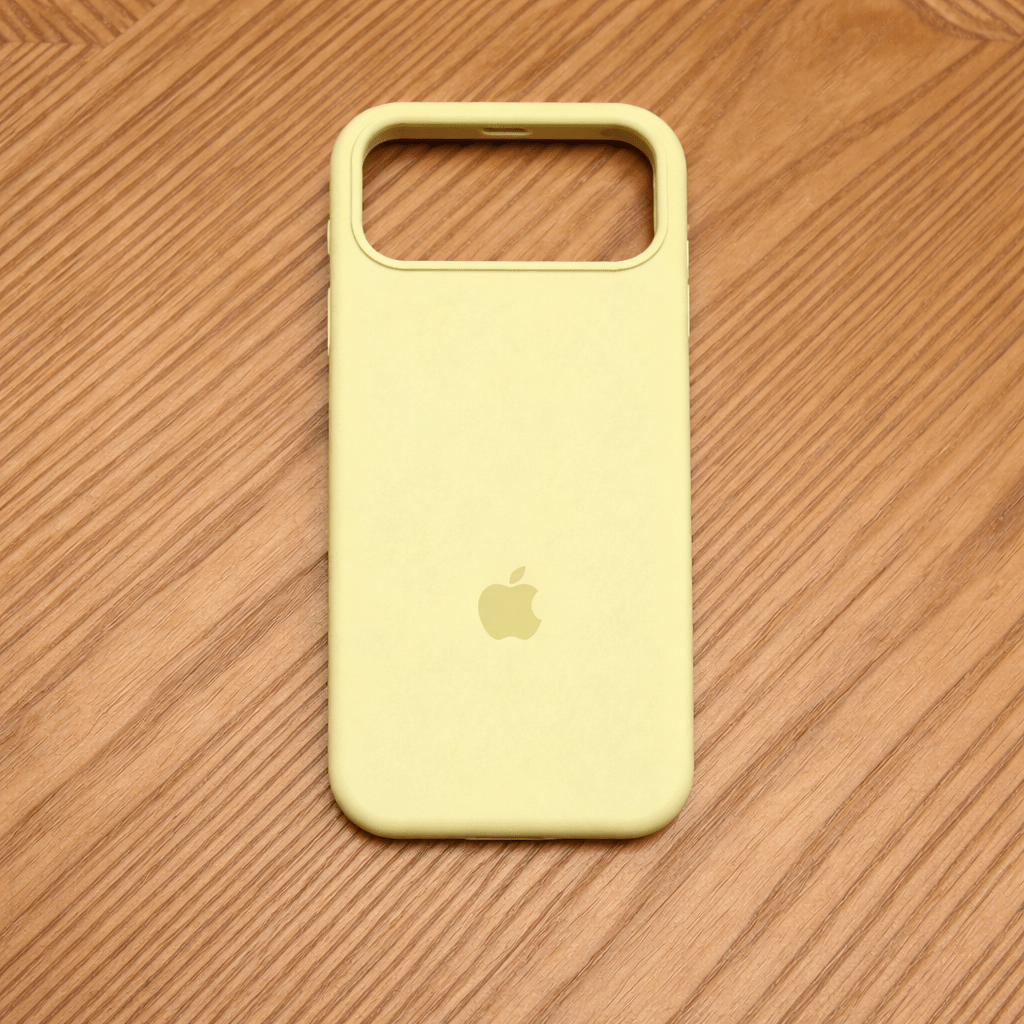 VELVIGUARD – MagSafe-compatibele Silikonhoes met Zachte Aanraakoppervlak voor iPhone