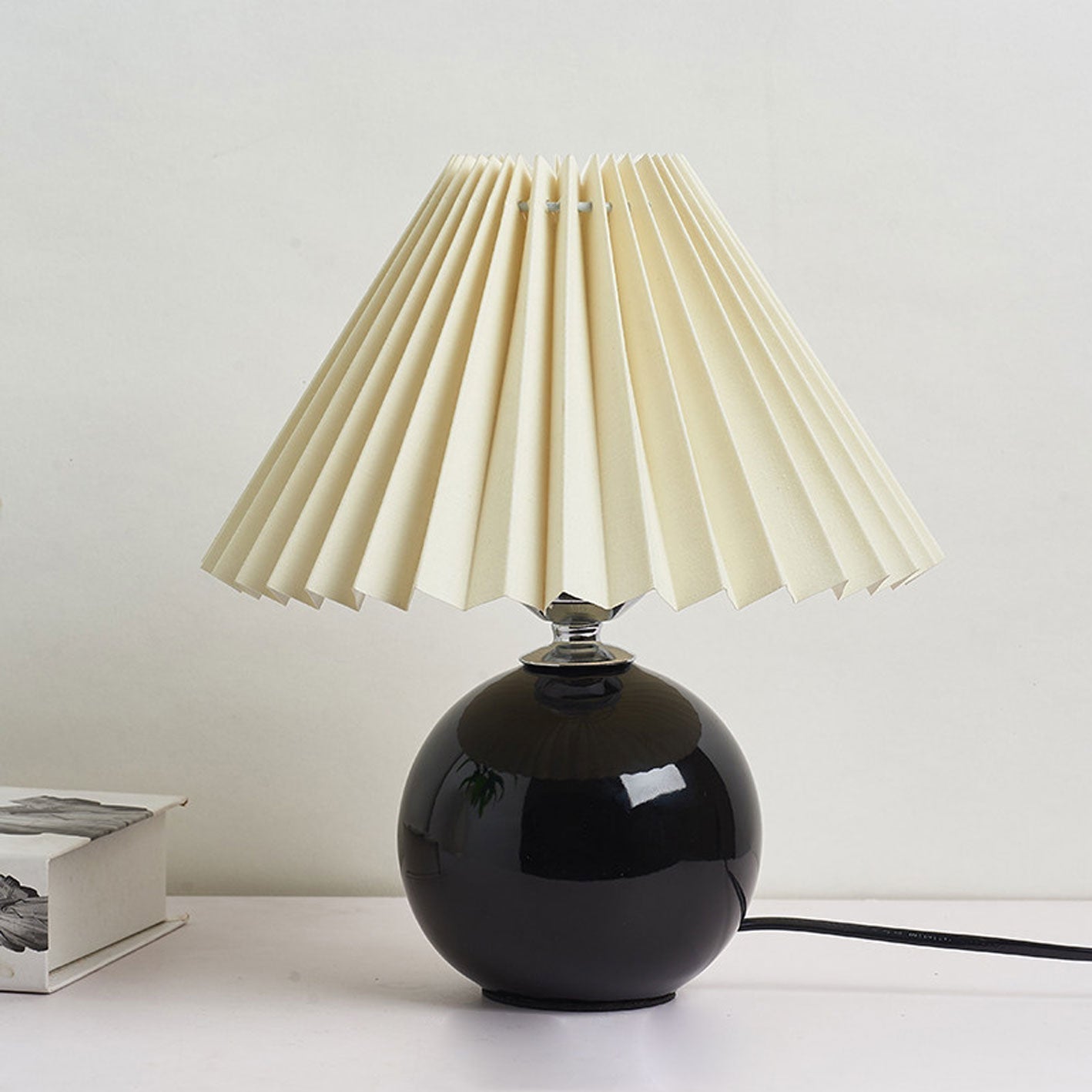 Nordic Ceramic Pleated Table Light | 1-Lamp