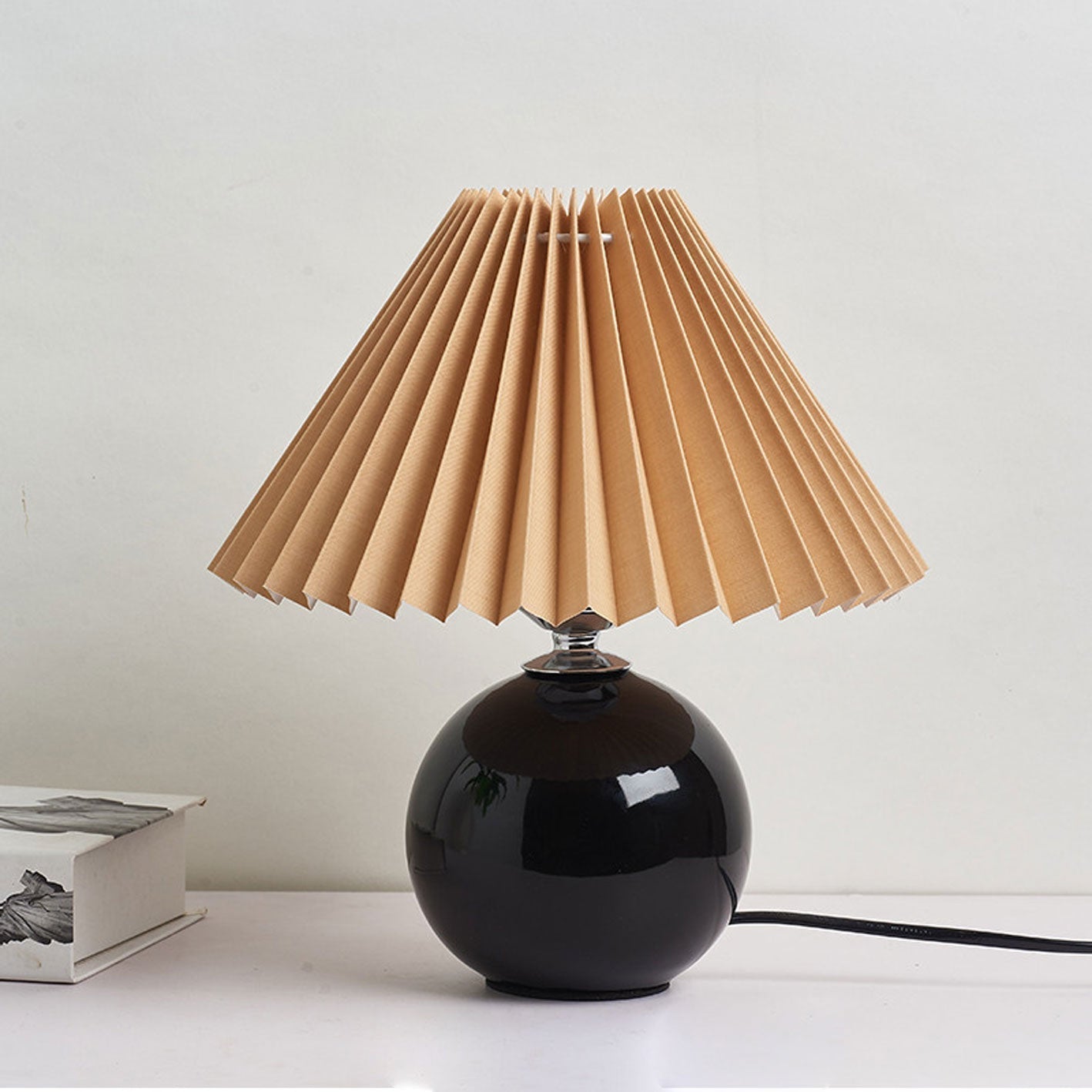 Nordic Ceramic Pleated Table Light | 1-Lamp