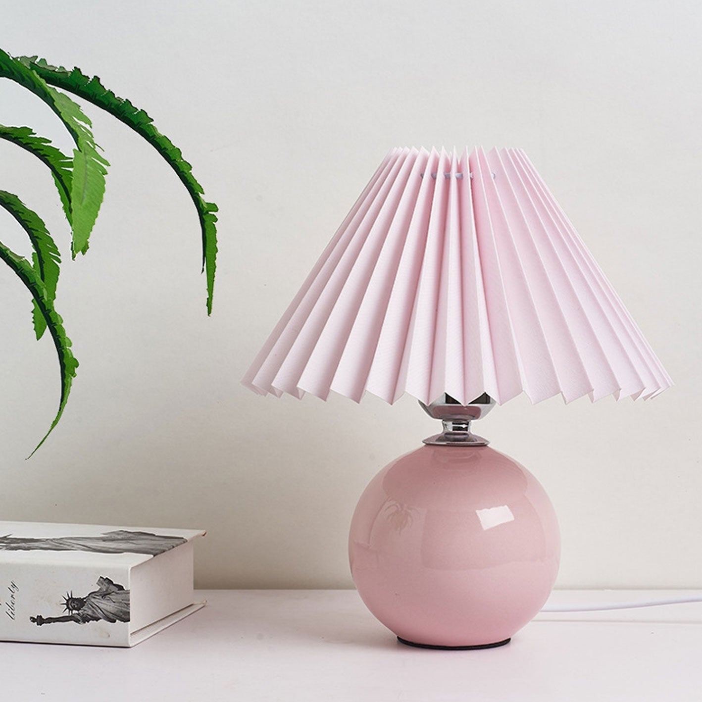 Nordic Ceramic Pleated Table Light | 1-Lamp
