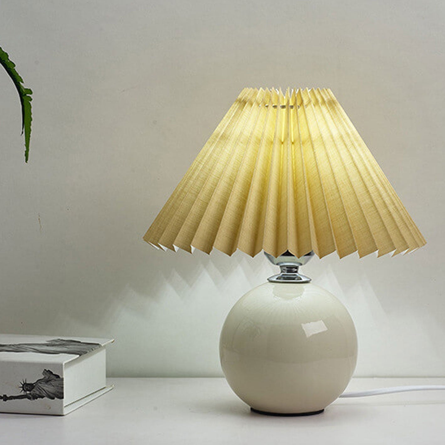 Nordic Ceramic Pleated Table Light | 1-Lamp