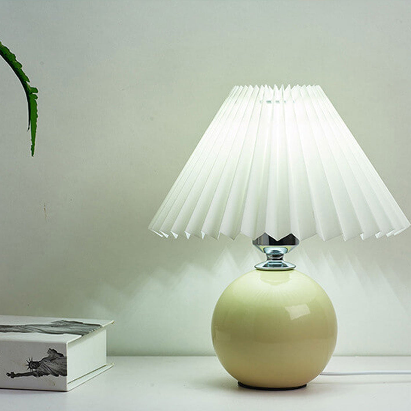 Nordic Ceramic Pleated Table Light | 1-Lamp