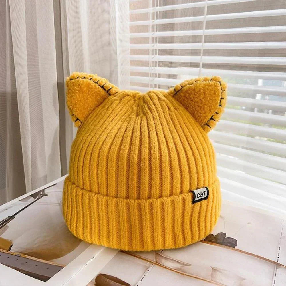 Kattenoor Wintermuts CosyCharm – Zachte gebreide muts voor dames met speelse uitstraling