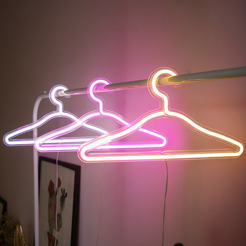 LichtHanger LED Kledinghanger – Oplaadbare Verlichte Hanger met Luxe Neonlicht