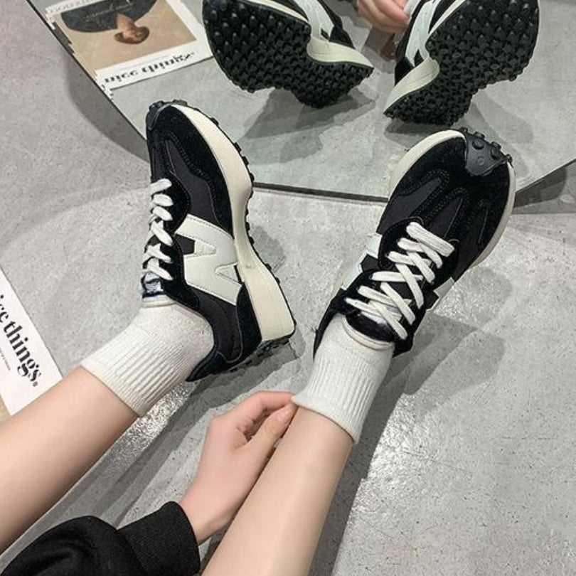 Denis – Sneakers met veters, spitse neus en antislipzool
