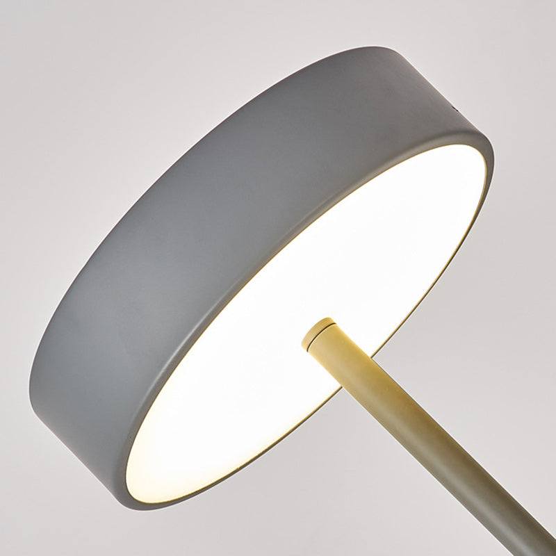 Contemporary Scandinavische Ronde IJzeren LED Staande Vloerlamp Voor Slaapkamer