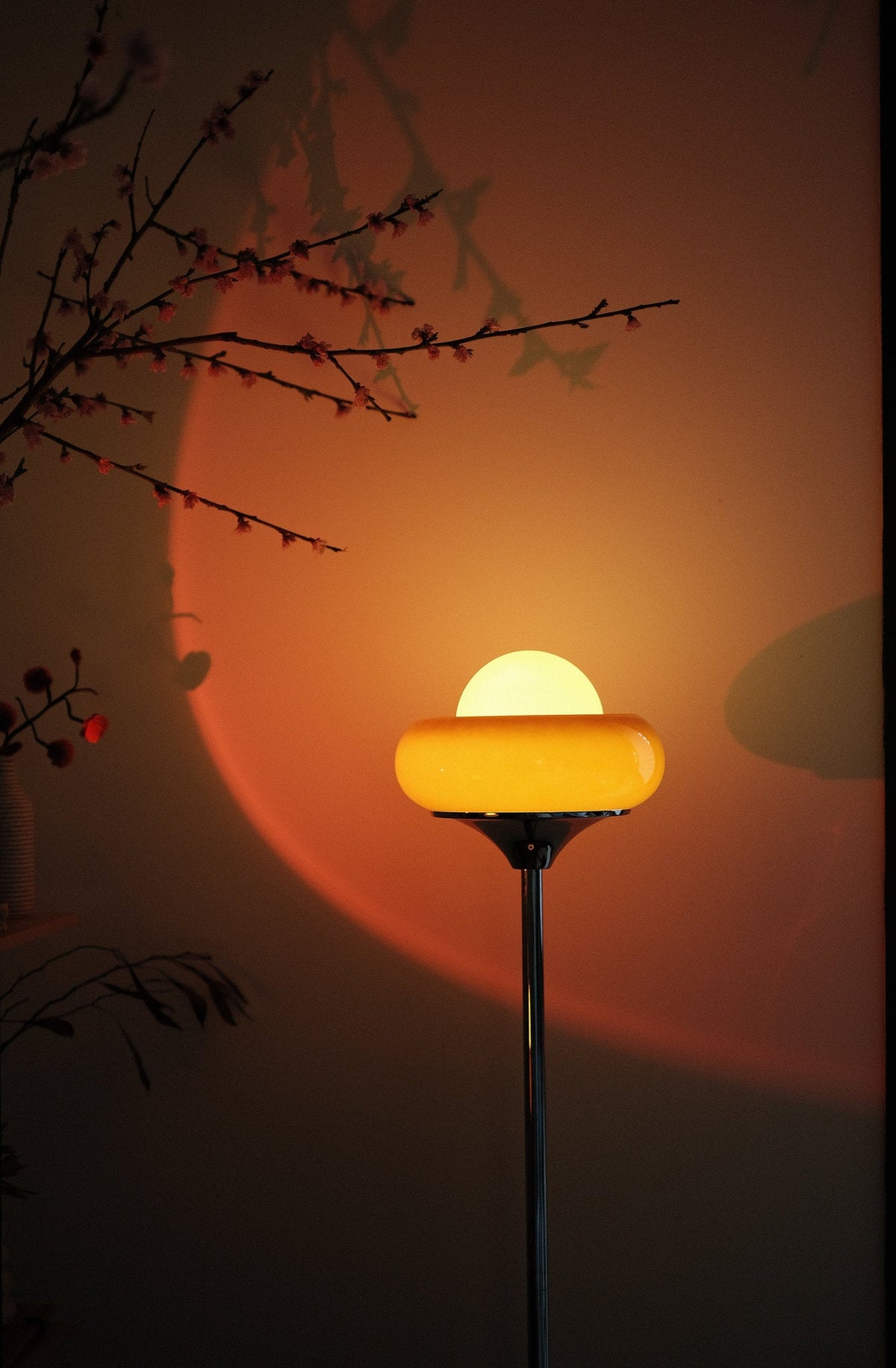 Elke Egg Tart Vloerlamp – Speelse Designlamp met Unieke Vormgeving