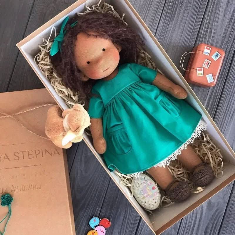 Selina – Handgemaakte Katoenen Waldorf-pop voor Creatief Spelen