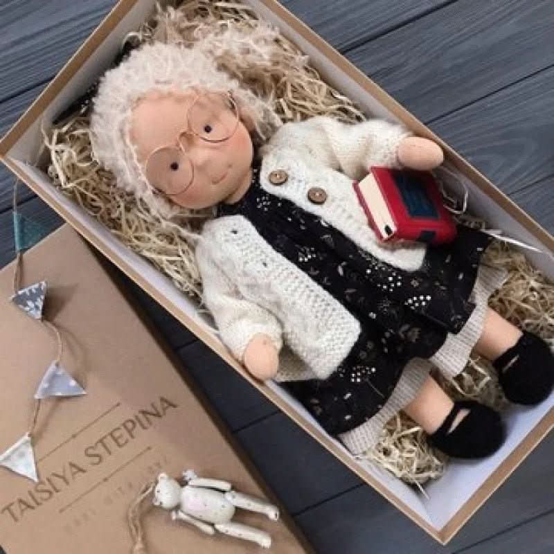 Selina – Handgemaakte Katoenen Waldorf-pop voor Creatief Spelen
