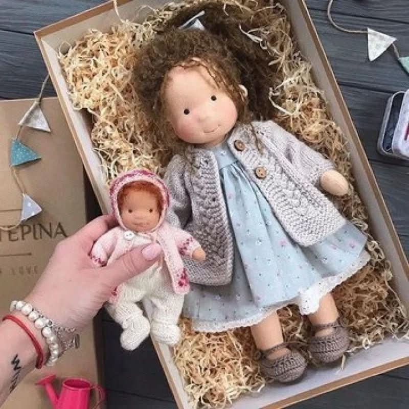 Selina – Handgemaakte Katoenen Waldorf-pop voor Creatief Spelen