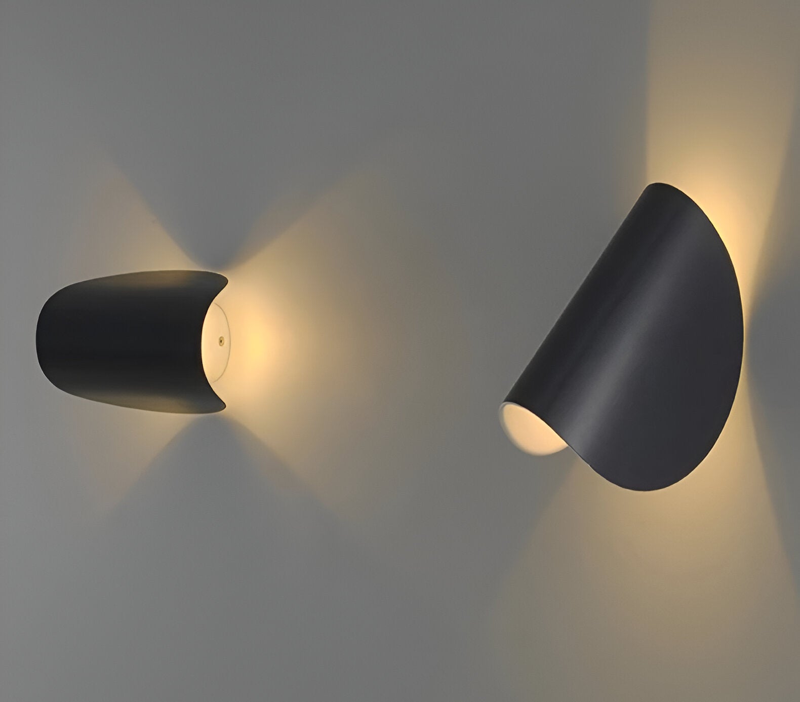 Draaibare Metalen Wandlamp met Gebogen Ontwerp, Ideaal voor Elke Kamer