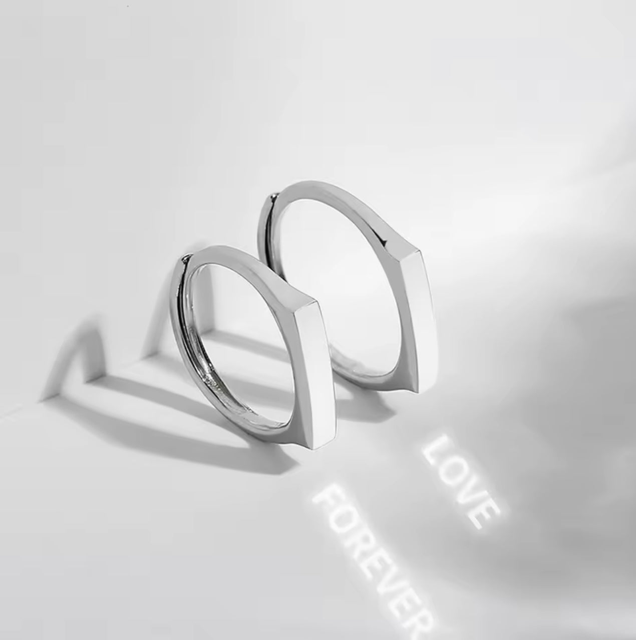 LumiLove Gebeeldhouwde Ring | Een Verborgen Boodschap van Liefde