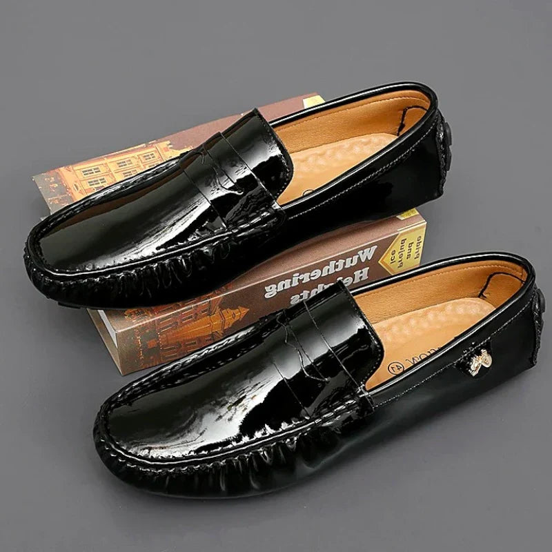 Elegante damesmokassins met een platte, gelakte oppervlakte β Orthopedisch comfort ontmoet stijlvol design!
