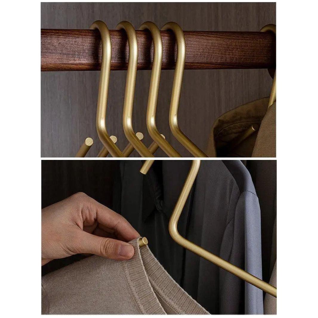 Luxe pakkenmatte kledinghangerset 4 plus 1