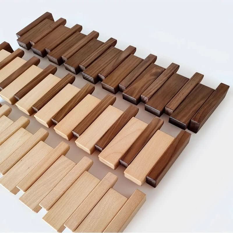 Wandgarderobe in piano-design | Handgemaakt hout | Natuur