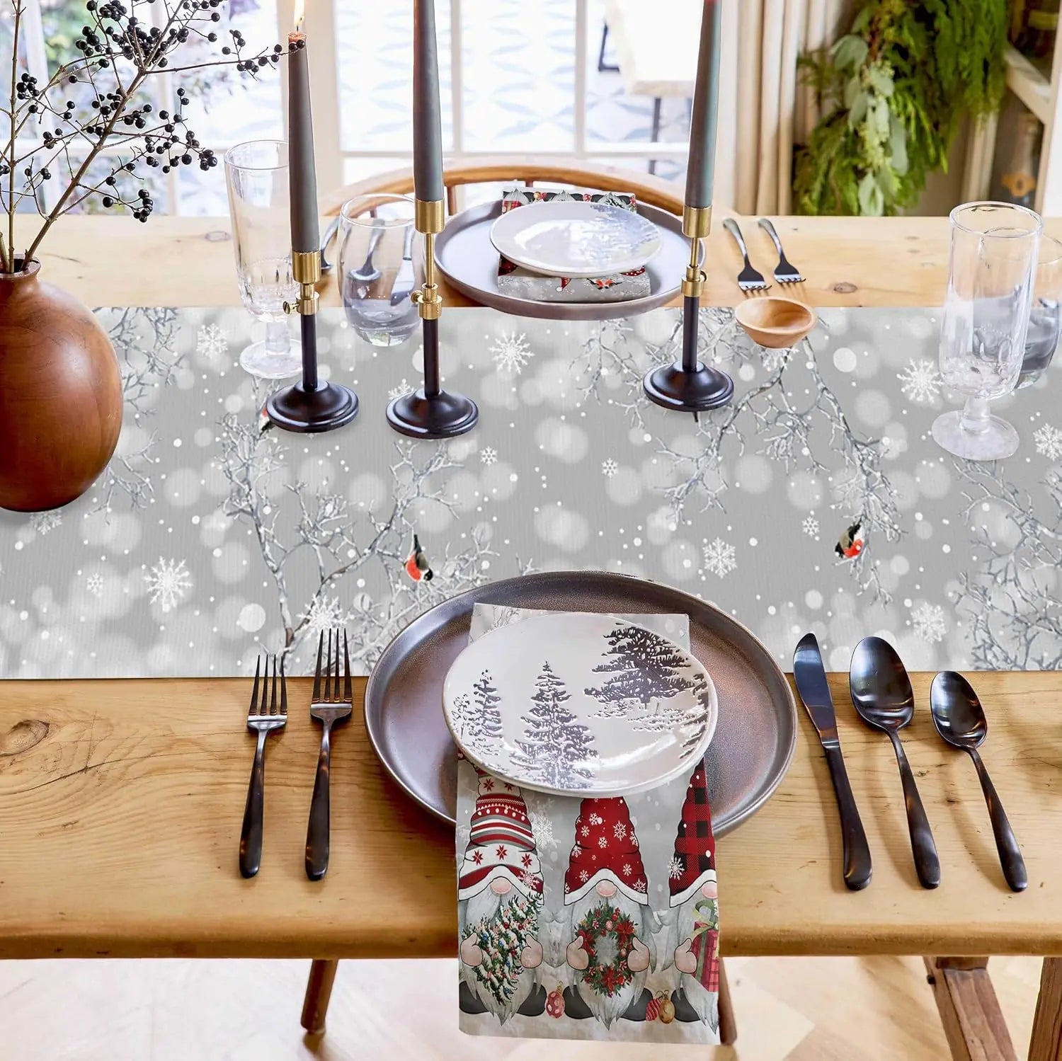 SchneeZwerg Kerst Tafelkleed – Luxe Linnen Tafelkleed met Sneeuwvlokken- en Dwergendesign