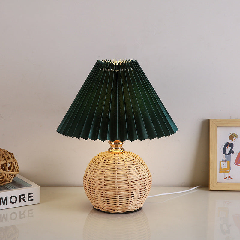 Noordse Rattan Vouwstof Kegelvorm LED Tafel lamp 1-Lamp