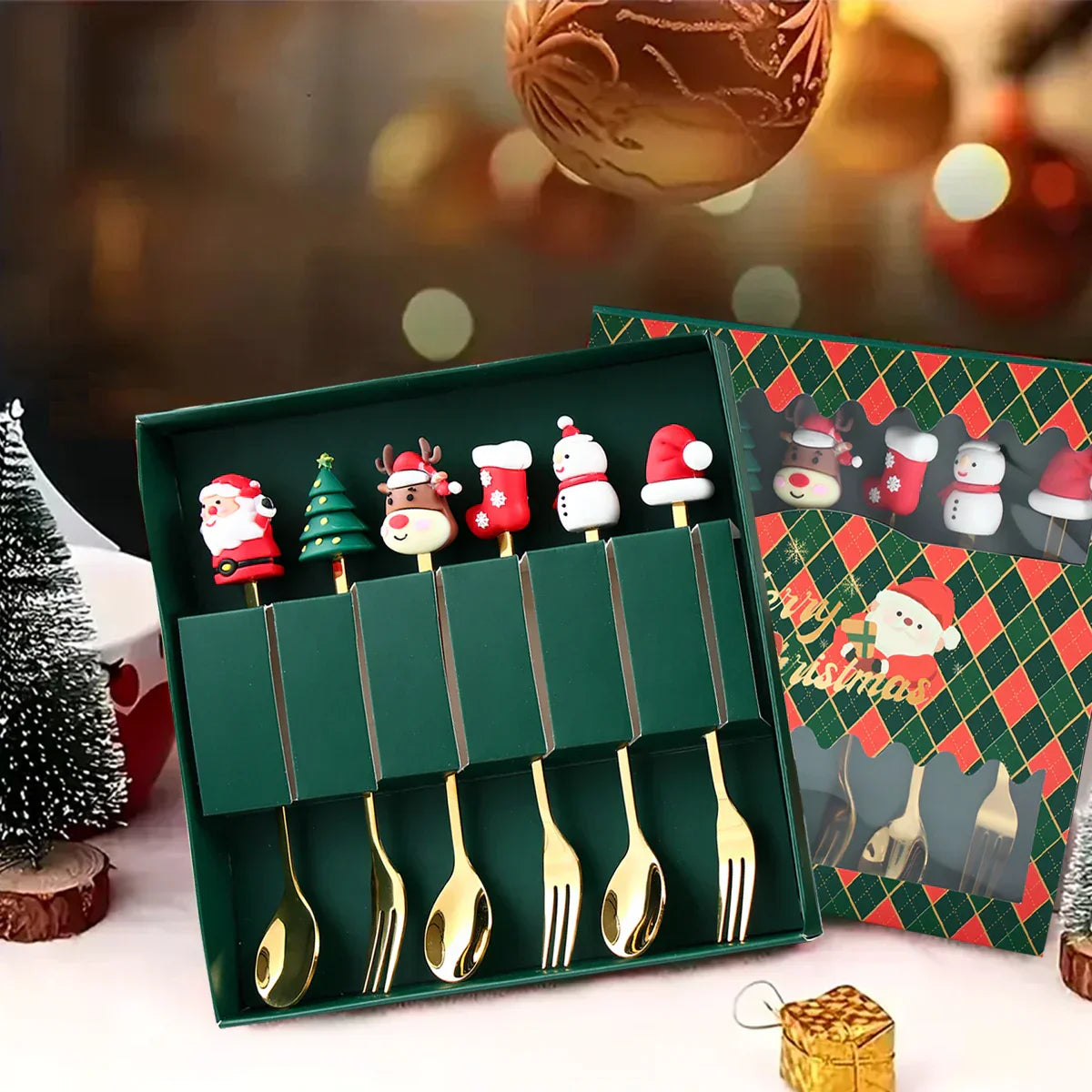 GoudFeest Kerstbestekset – Luxe Gouden Lepel en Vork met Kerstman-Design
