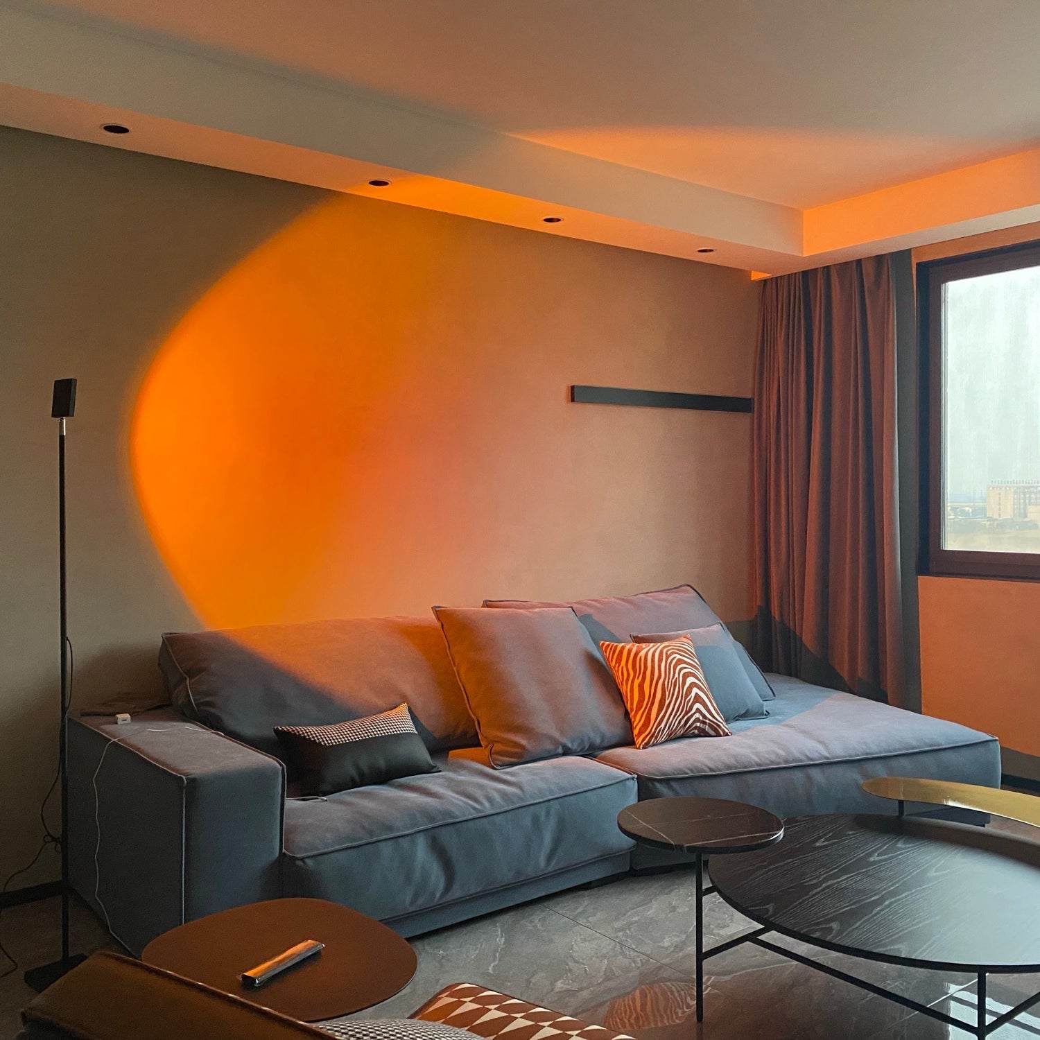 Frendorf | LED Kleurenprojector Vloerlamp | Minimalistisch Halo Licht Effect