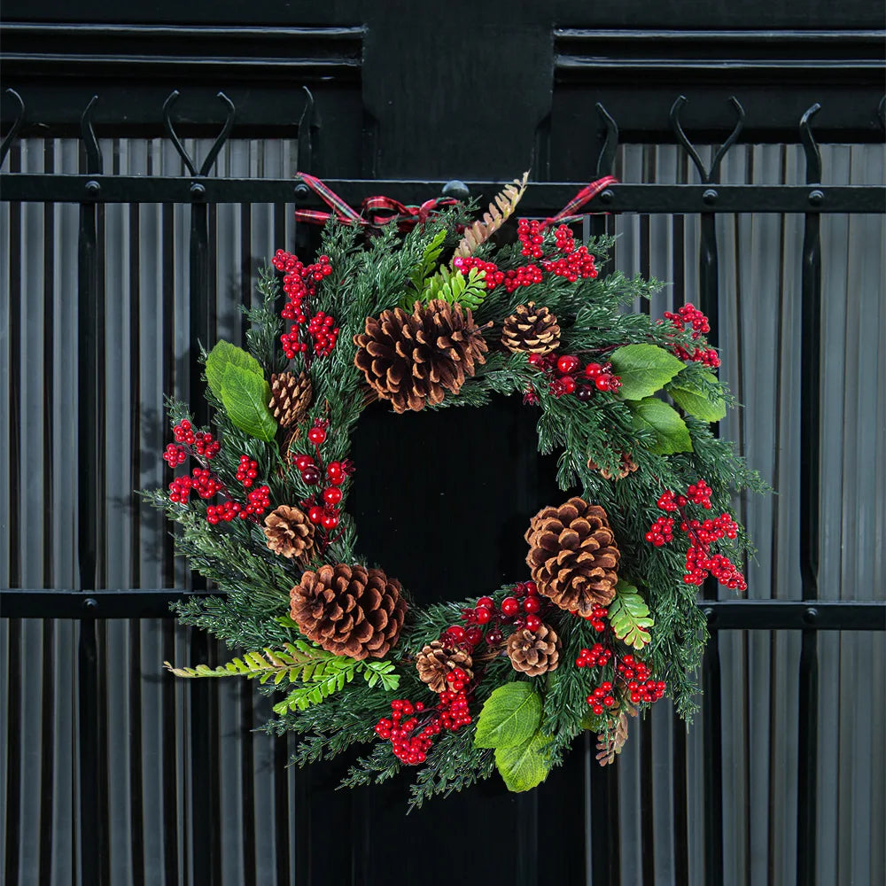Kerstkrans | Realistische cypressen- & rode-bessen-decoratie | Binnen & Buiten