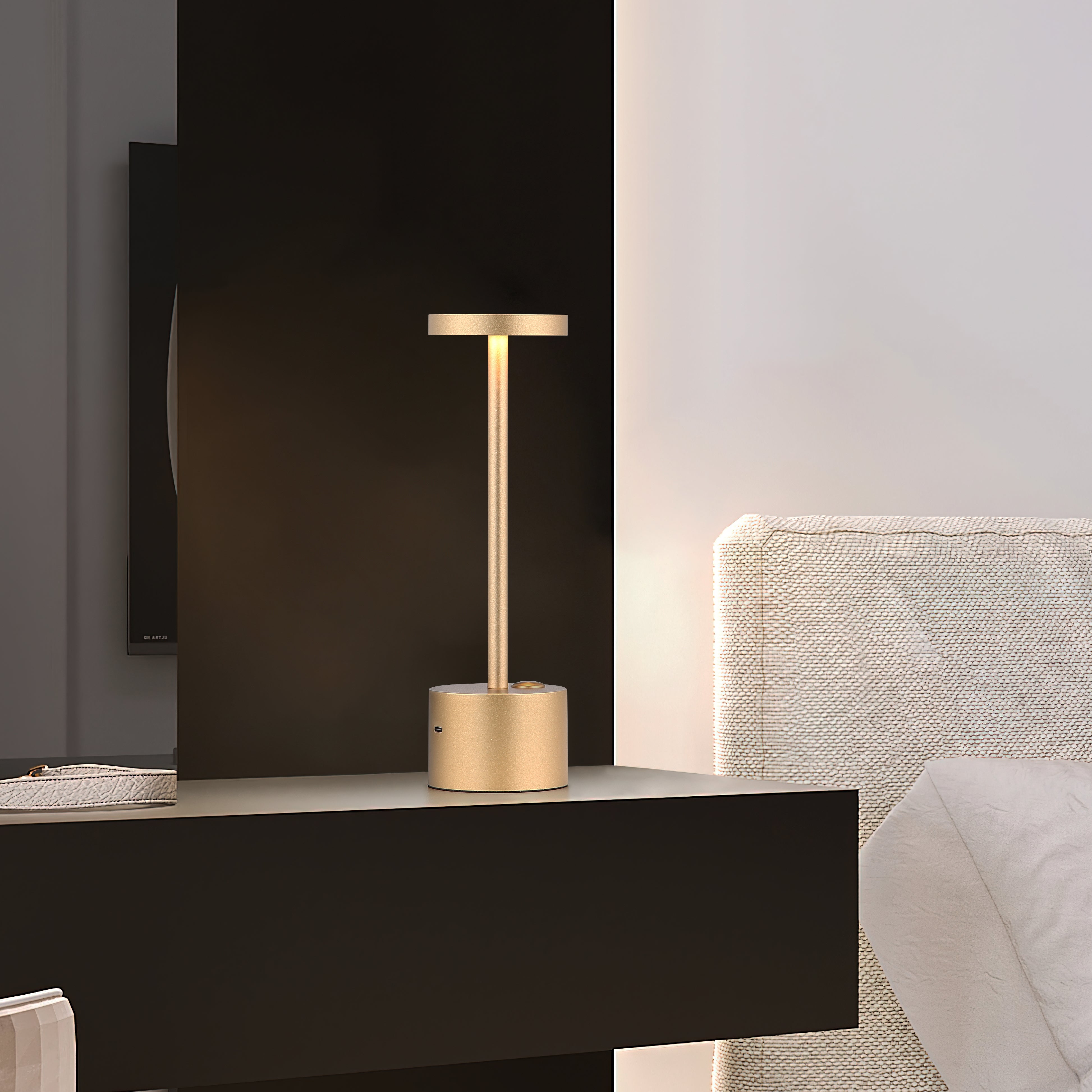 Bologna Mini LED Draadloze Tafellamp Messing