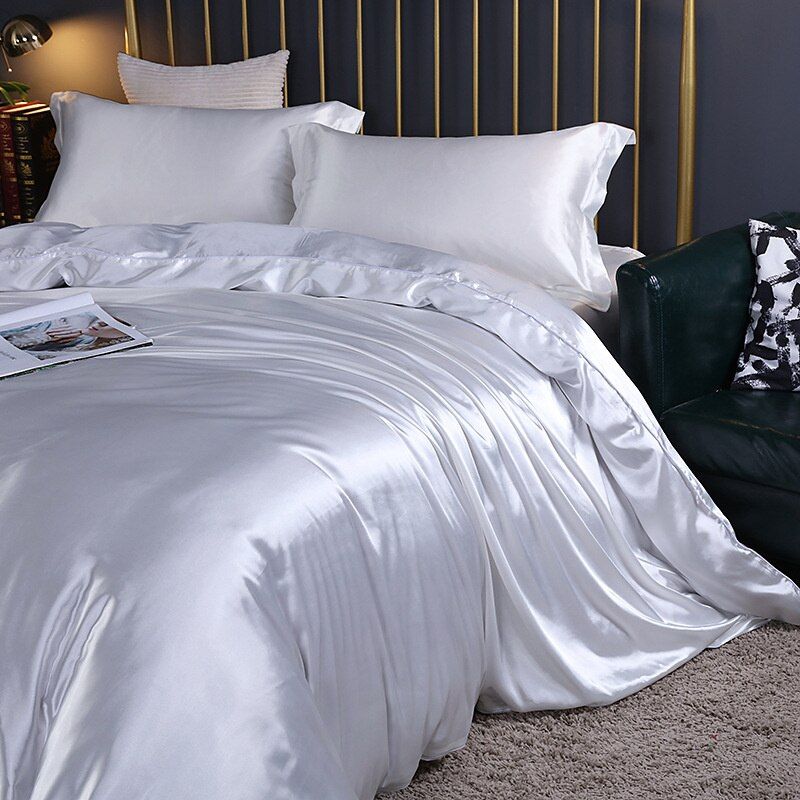 4 stuks superzachte luxe zijden beddengoed set (1 platte lakens + 1 dekbedovertrek + 2 kussenslopen)