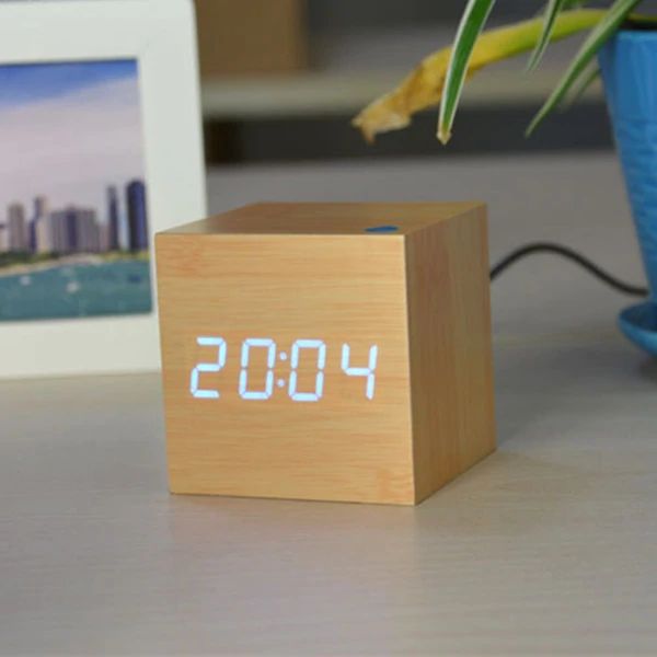 CubeDig - Digitale Tafelklok Voor Modern Interieur