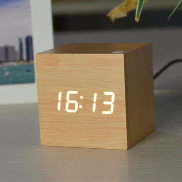 CubeDig - Digitale Tafelklok Voor Modern Interieur