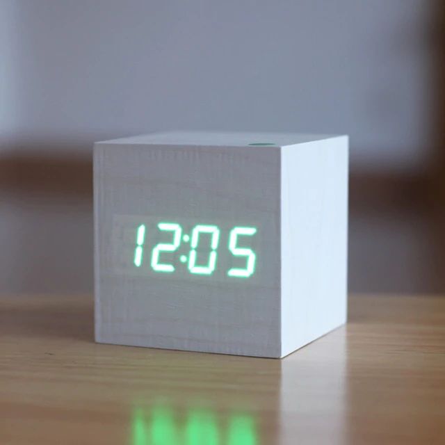 CubeDig - Digitale Tafelklok Voor Modern Interieur