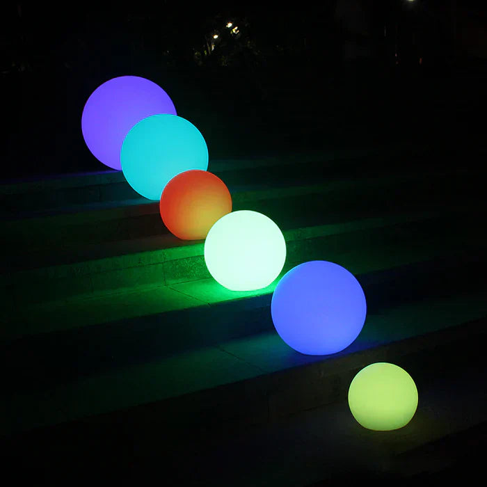 Moderne PE Globe Buiten Tuinlamp LED Oplaadbaar