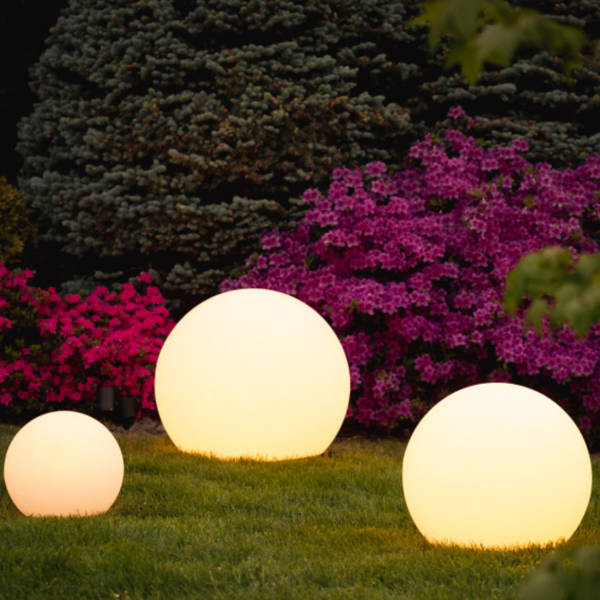 Moderne PE Globe Buiten Tuinlamp LED Oplaadbaar