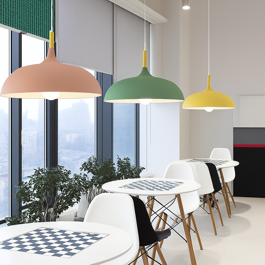 Aluminium Hanglamp in Kleur en Houten Stang Wood