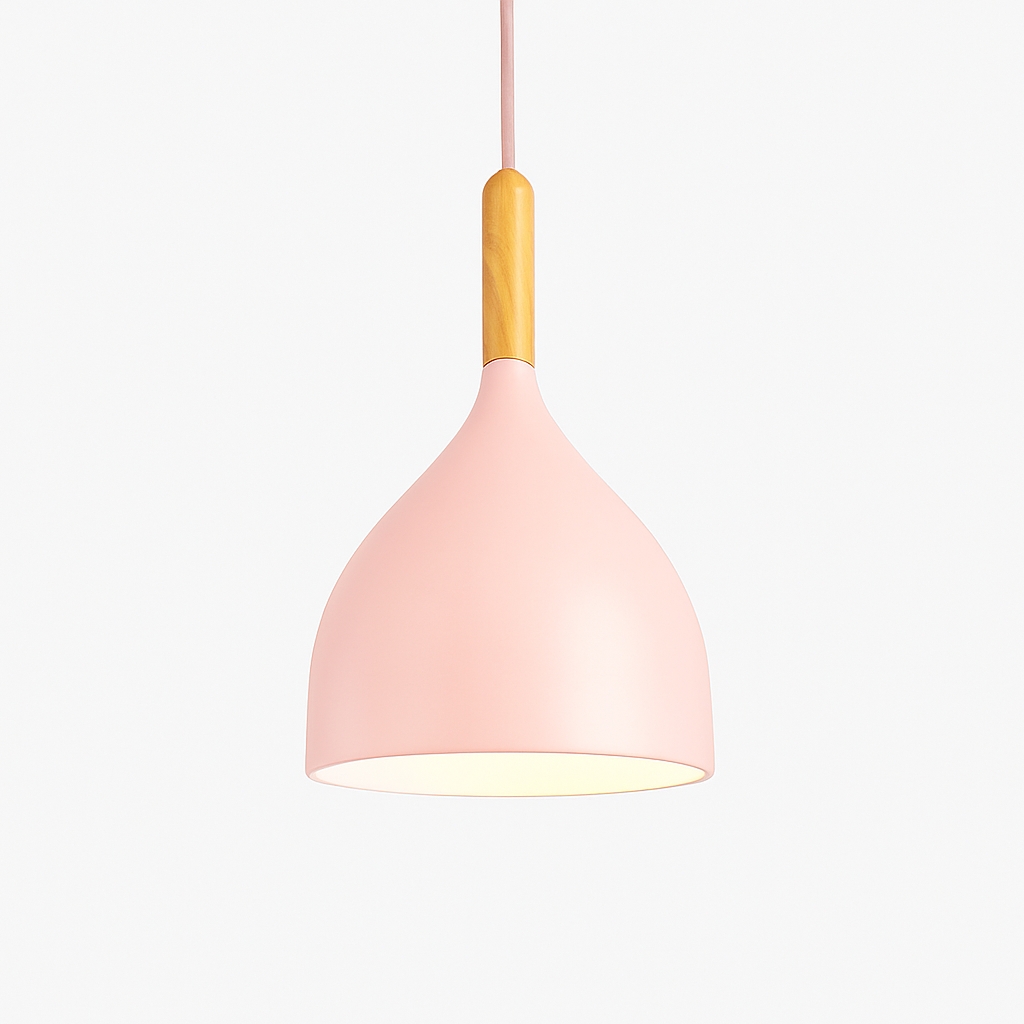 Kleurige metalen LED-hanglamp en houten stok in Nordic-stijl