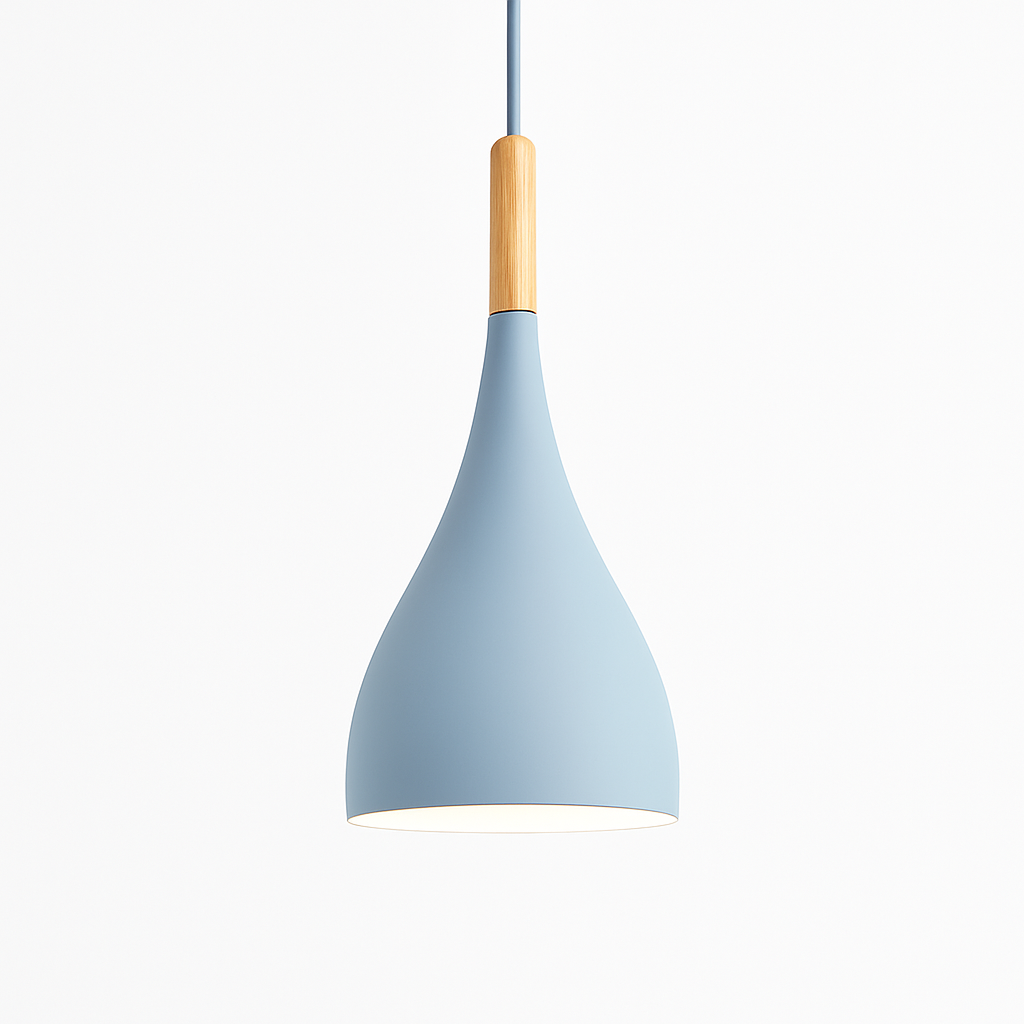Kleurige metalen LED-hanglamp en houten stok in Nordic-stijl