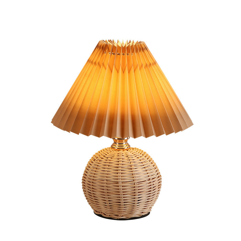 Noordse Rattan Vouwstof Kegelvorm LED Tafel lamp 1-Lamp