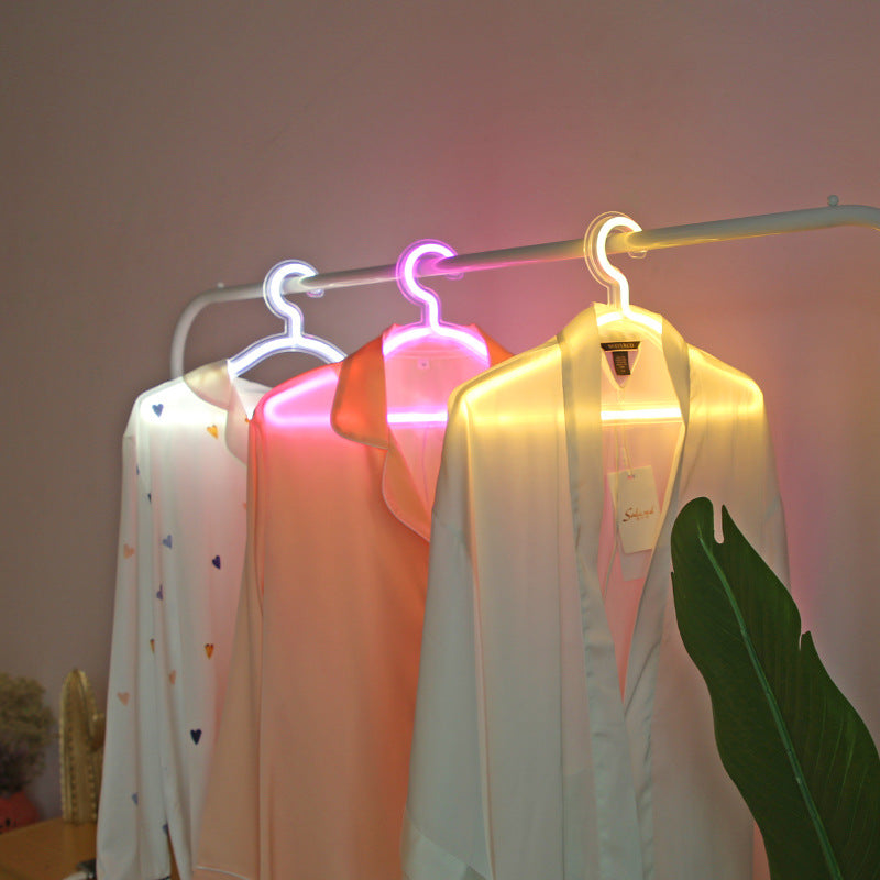 LichtHanger LED Kledinghanger – Oplaadbare Verlichte Hanger met Luxe Neonlicht