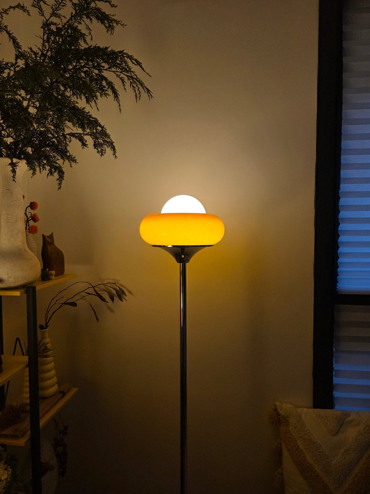 Elke Egg Tart Vloerlamp – Speelse Designlamp met Unieke Vormgeving