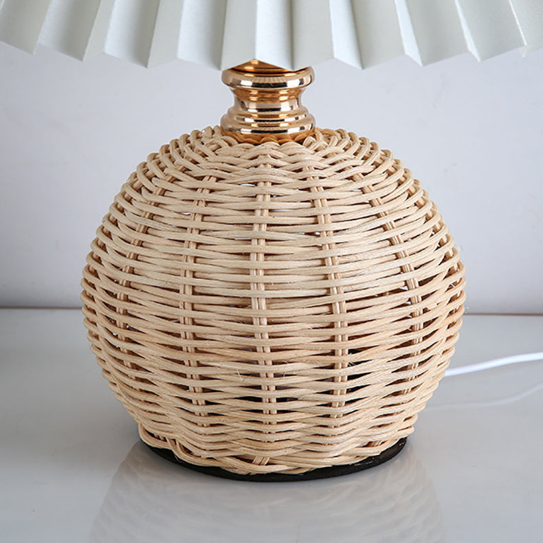 Noordse Rattan Vouwstof Kegelvorm LED Tafel lamp 1-Lamp