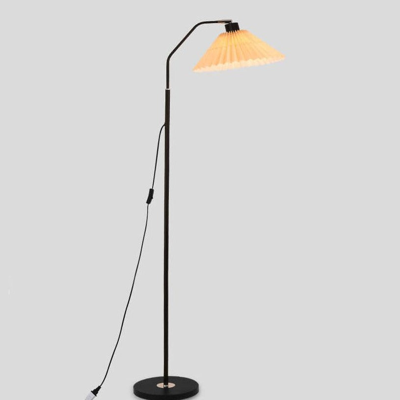 Minimalistische LED Vloerlamp met Geplooide Stoffen Lampenkap