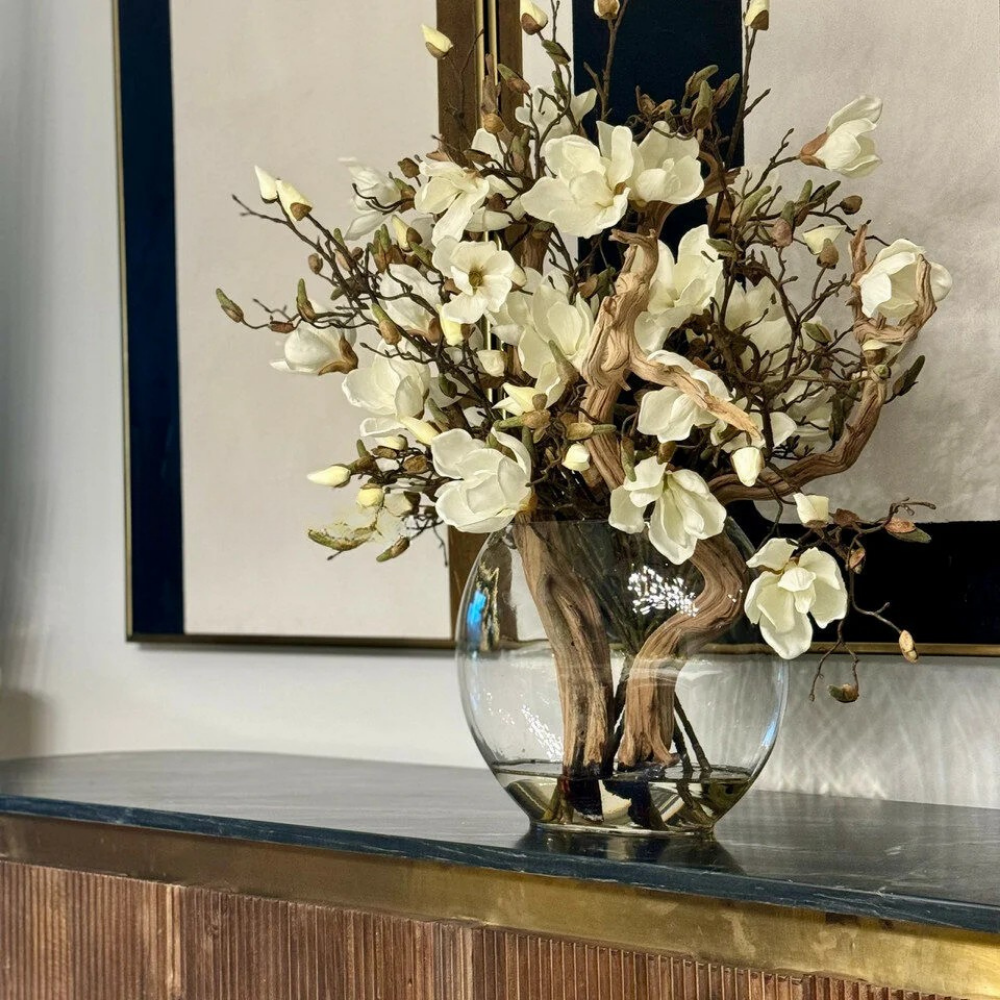 Maanschaal met magnolia's