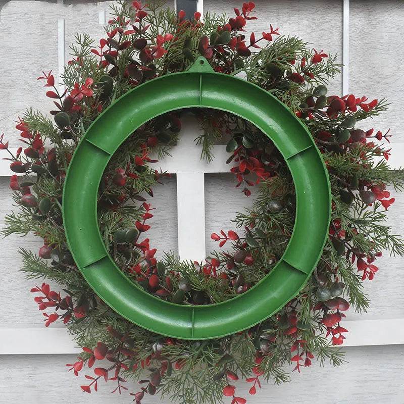 Kerstkrans met Rode Kersen – Decoratieve Deurkrans voor Kerst