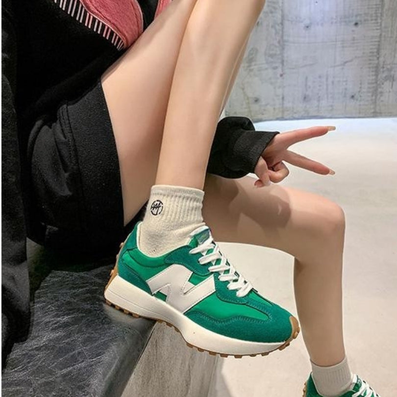 Denis – Sneakers met veters, spitse neus en antislipzool