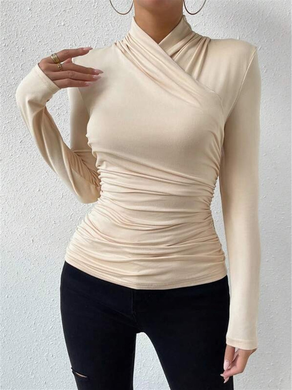 ChicLayer Draped Crossover Top | Stijlvol langarm ontwerp voor moeiteloze elegantie