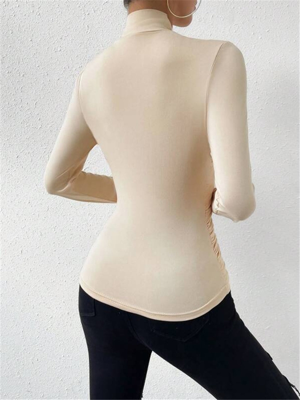 ChicLayer Draped Crossover Top | Stijlvol langarm ontwerp voor moeiteloze elegantie