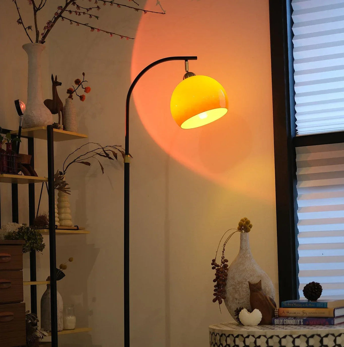 Bauhaus Arc Vloerlamp met Glazen Lampenkap – Minimalistische Designlamp