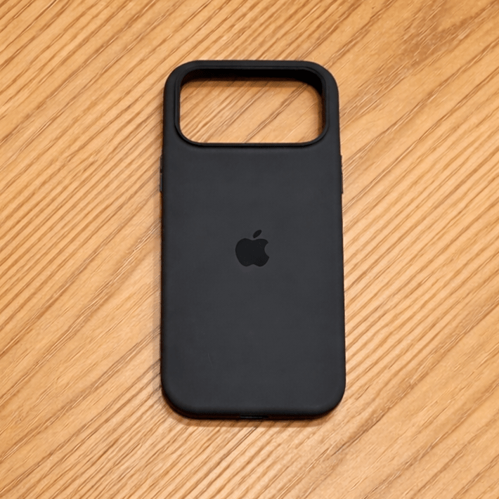 VELVIGUARD – MagSafe-compatibele Silikonhoes met Zachte Aanraakoppervlak voor iPhone