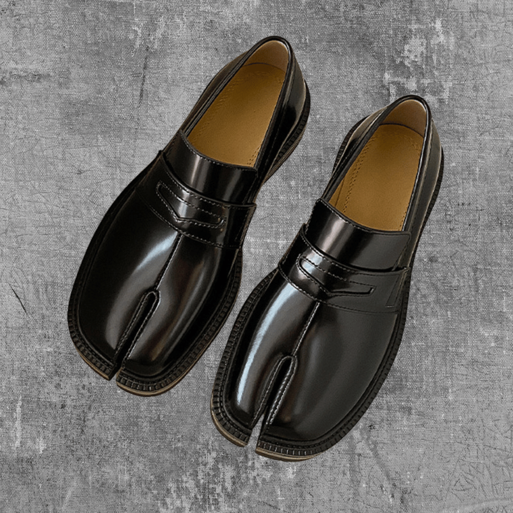 Elegante heren schoenen met gespleten tenen en dikke zool