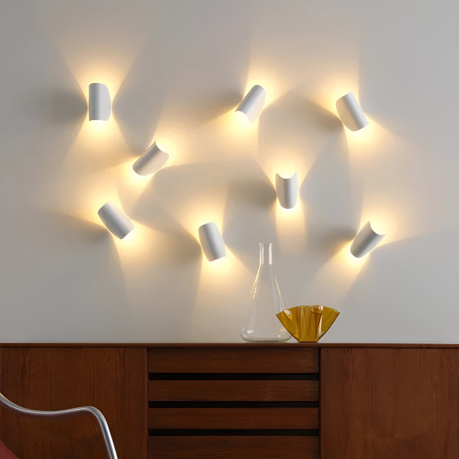 Draaibare Metalen Wandlamp met Gebogen Ontwerp, Ideaal voor Elke Kamer